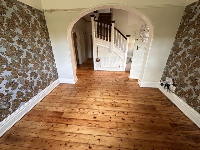 pine-floor-sanding-1-kireth-ai