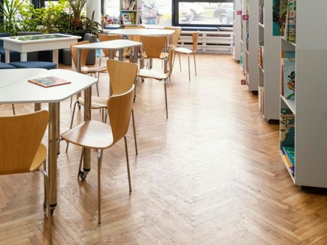 commercial-wood-floor-sanding-6-kireth-ai