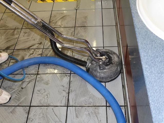 tile-grout-cleaning-5-kireth-ai