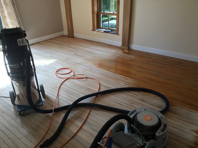 wood-floor-sanding-2-kireth-ai