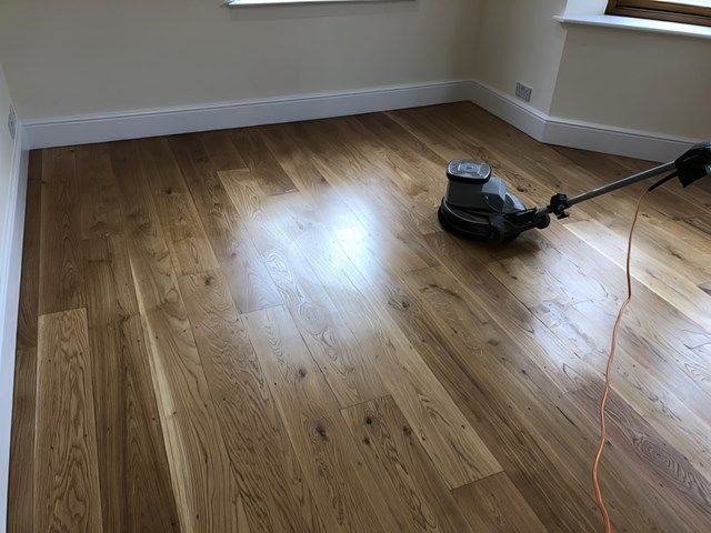 wood-floor-sanding-6-kireth-ai